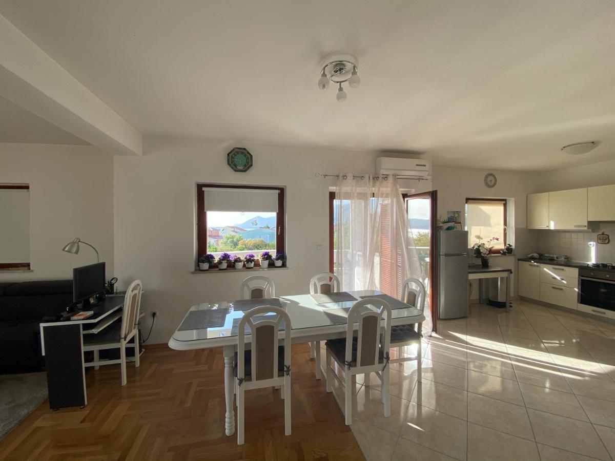 Apartments Irina Rovanjska Buitenkant foto