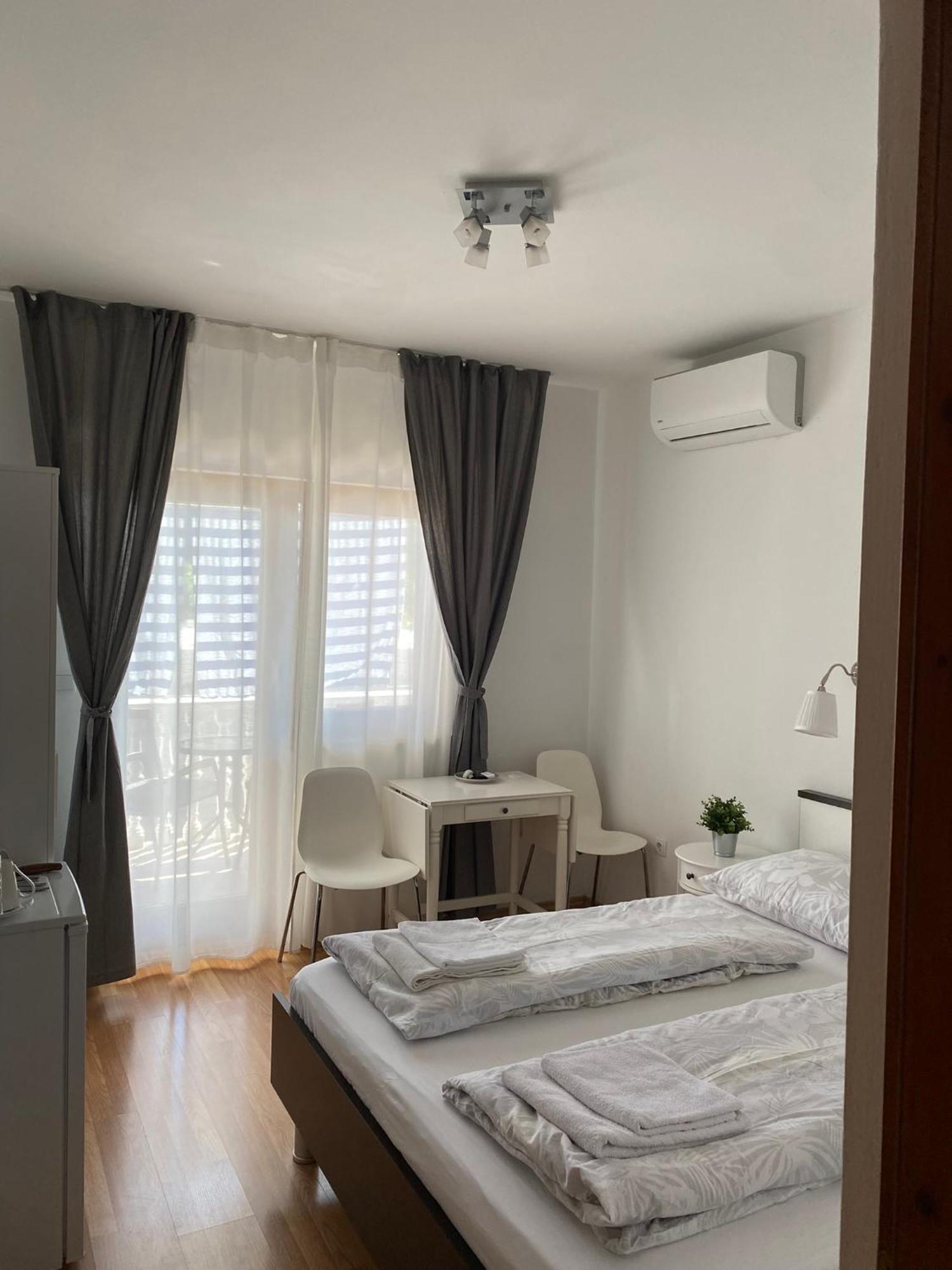Apartments Irina Rovanjska Buitenkant foto